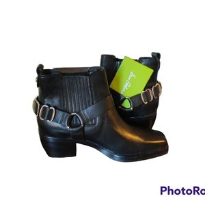 Sam Edelman Black Bellamie Booties Sz.7.5 NWOB